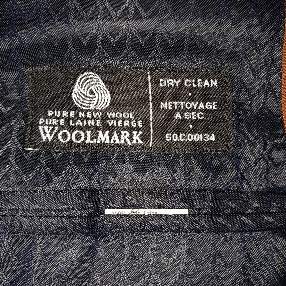 Men's suit - Picture 3 of 7